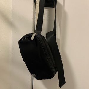 BRAND NEW lululemon Fanny pack